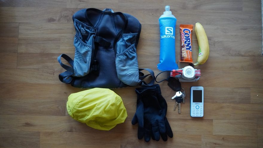 Bežecká vesta Salomon Agile 2 Set - Ako sa zbaliť na trailový beh