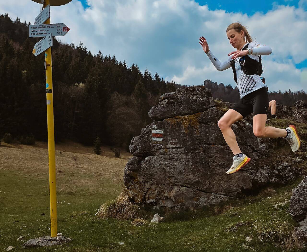 Salomon Ultra Glide 2 - Recenzia - Novinka 2023 Blog Nie iba ľahšie, ale aj krajšie. Kika Guttmannová - ambasádorka Salomon - Sansport Bratislava